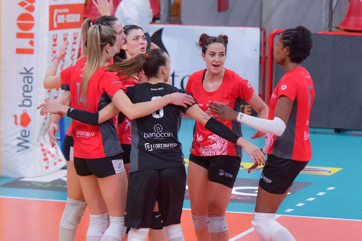 Al momento stai visualizzando Allenamento positivo per le ragazze di coach Bovari